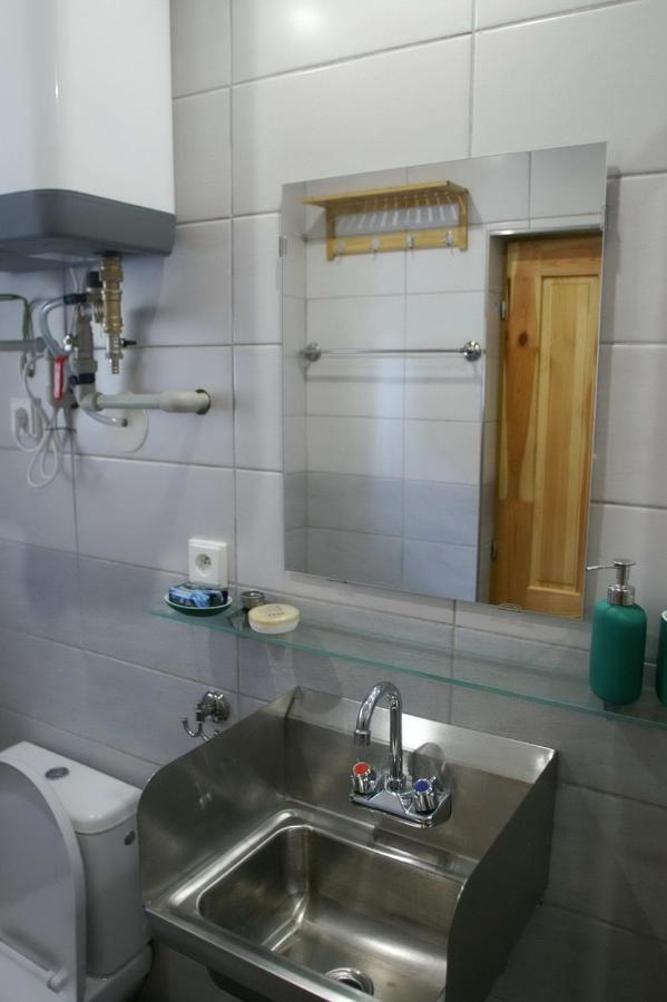 Male Utulne Studio S Koupelnou A Kuchynkou Svinarov Dış mekan fotoğraf