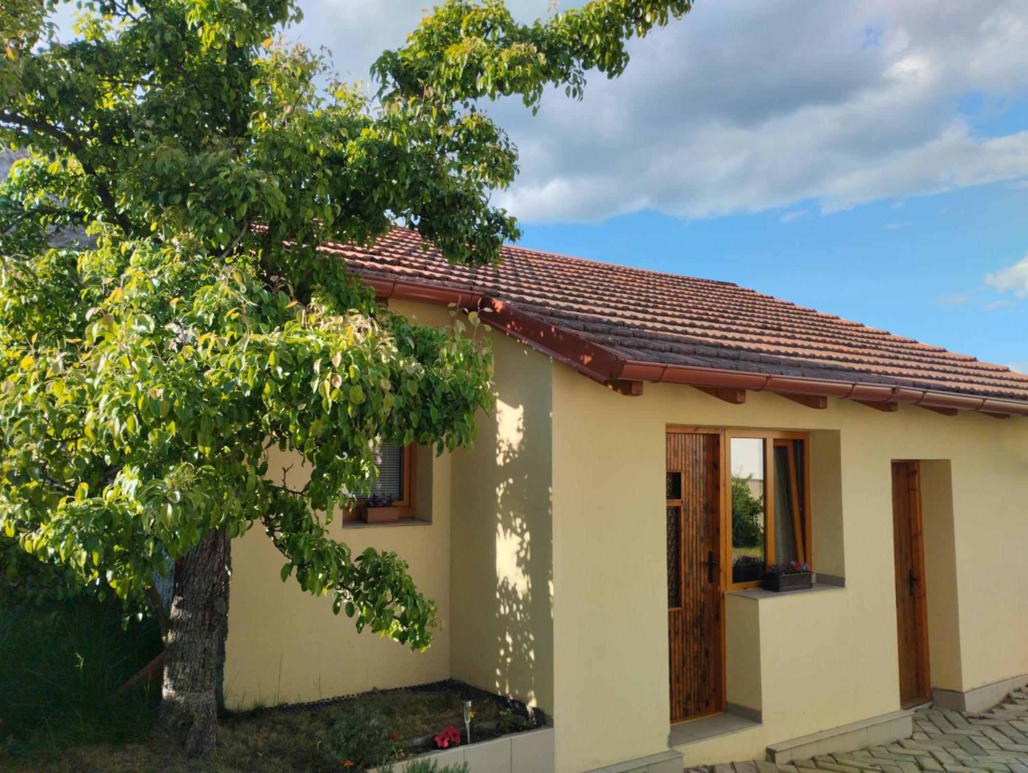 Male Utulne Studio S Koupelnou A Kuchynkou Svinarov Dış mekan fotoğraf